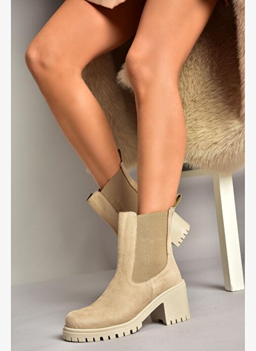 T726981602 Bej Süet Lastikli Kalın Topuklu Kadın Bot - Görsel 2