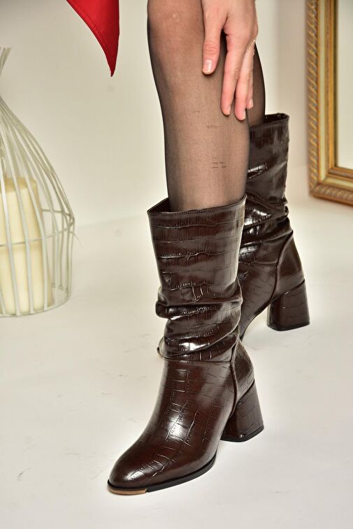 T848243011 Kahverengi Kroko Baskı Kalın Topuklu Kadın Bot - Görsel 5