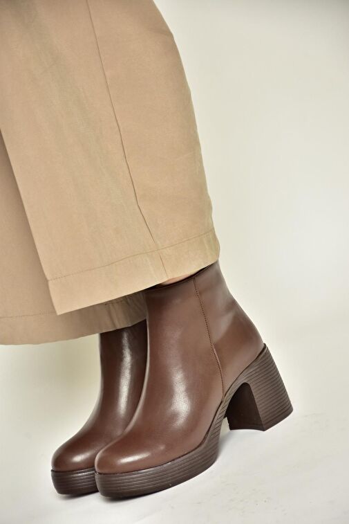 T820197409 Kahverengi Kalın Topuklu Kadın Bot - Görsel 4