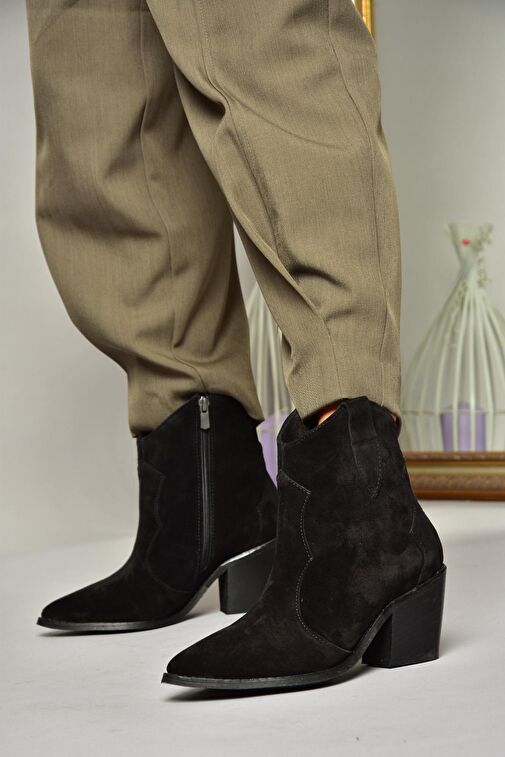 T380082502 Siyah Süet Kovboy Model Kalın Topuklu Kadın Bot - Görsel 4