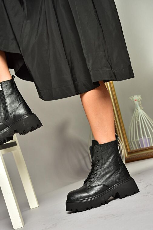 T380170003 Siyah Hakiki Deri Kalın Tabanlı Kadın Bot - Görsel 3