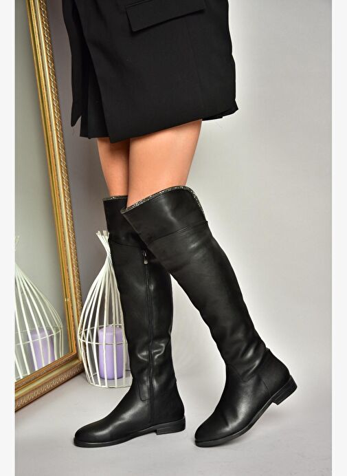 T848643509 Siyah Taş Detaylı Kadın Çizme - Görsel 3