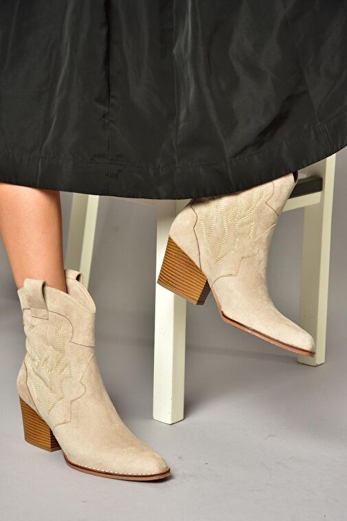 T296112002 Bej Süet Kalın Topuklu Kadın Bot - Görsel 3