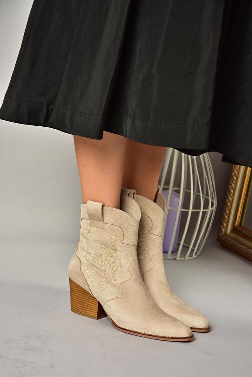 T296112002 Bej Süet Kalın Topuklu Kadın Bot - Görsel 4