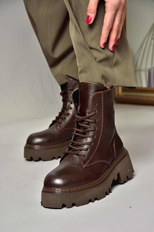 T380170003 Kahverengi Hakiki Deri Kalın Tabanlı Kadın Bot - Görsel 2