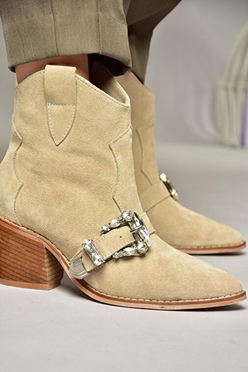 T380395002 Bej Süet Taş Detaylı Kadın Bot - Görsel 5