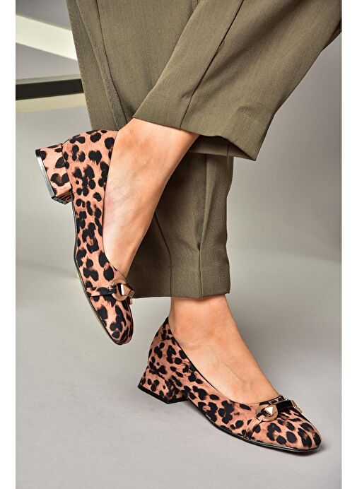 T590229604 Leopar Kumaş Alçak Topuklu Kadın Ayakkabı - Görsel 3