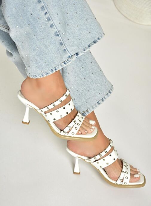 U518280408 Beyaz Rugan Kalın Topuklu Kadın Terlik - Görsel 2