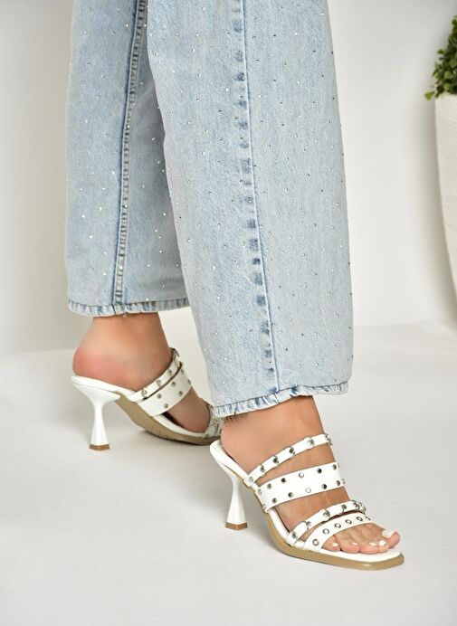 U518280408 Beyaz Rugan Kalın Topuklu Kadın Terlik - Görsel 4