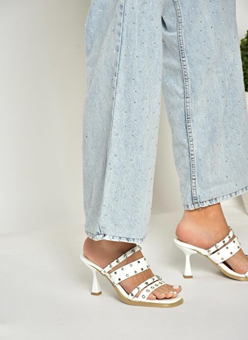 U518280408 Beyaz Rugan Kalın Topuklu Kadın Terlik - Görsel 5