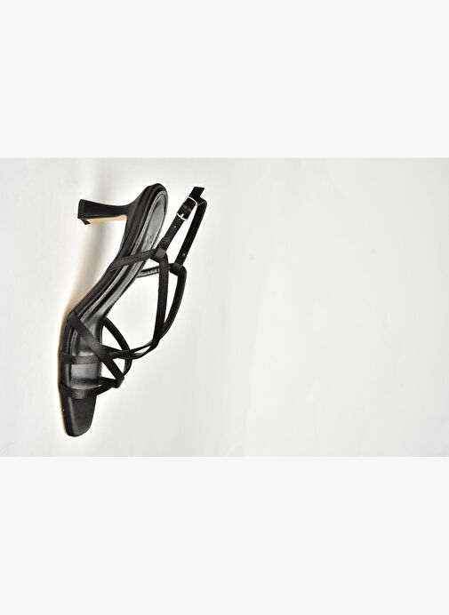 U569519704 Siyah Kumaş Alçak Topuklu Kadın Ayakkabı - Görsel 5