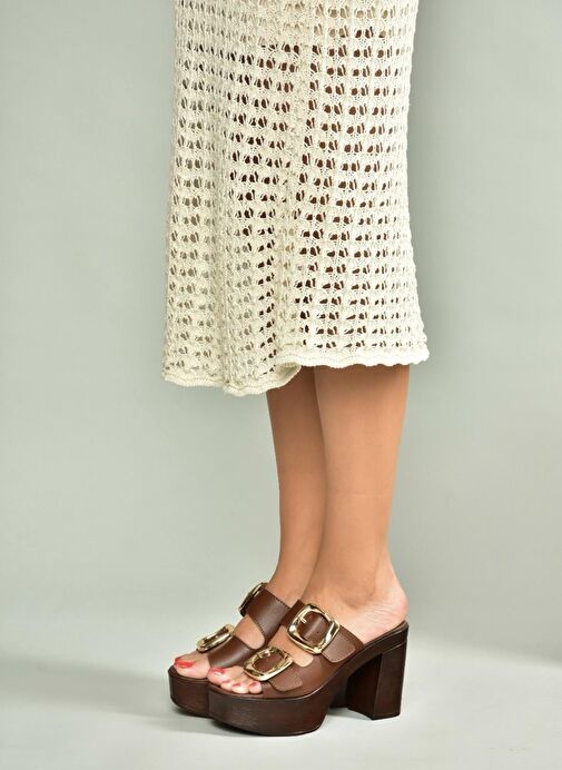 U820376609 Kahverengi Kalın Topuklu Kadın Terlik - Görsel 5