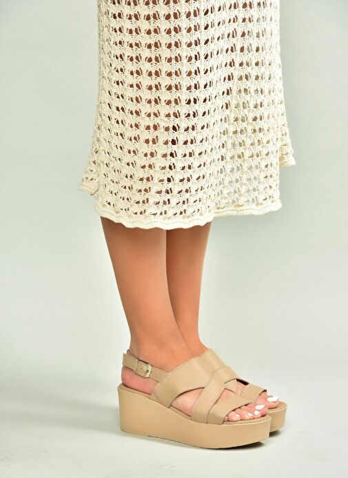 U555750203 Bej Hakiki Deri Dolgu Topuklu Kadın Ayakkabı - Görsel 3