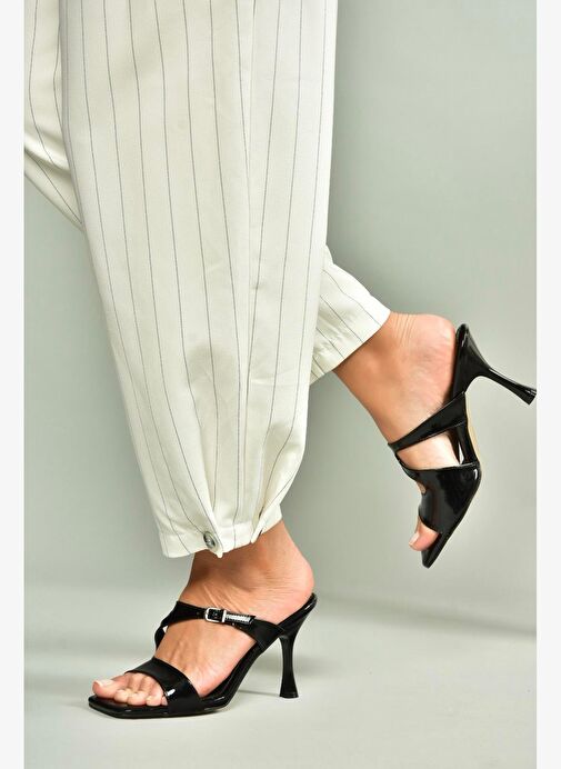 U590034408 Siyah Rugan Topuklu Kadın Terlik - Görsel 5