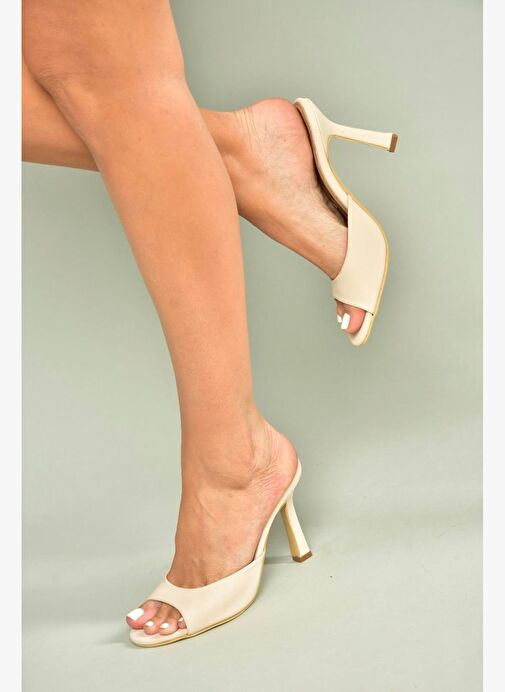 U997062804 Bej Kumaş İnce Topuklu Kadın Terlik - Görsel 2