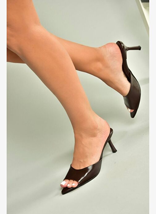 U654081009 Kahverengi Sivri Burunlu Topuklu Kadın Terlik - Görsel 4