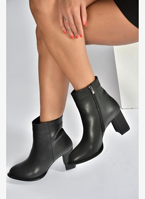 V590166309 Siyah Kalın Topuklu Klasik Kadın Bot - Görsel 4