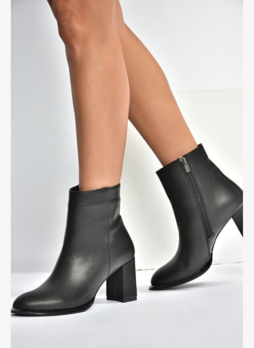 V590166309 Siyah Kalın Topuklu Klasik Kadın Bot - Görsel 2