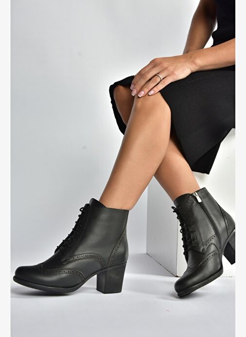 V468300903 Siyah Hakiki Deri Kalın Topuklu Kadın Bot - Görsel 2