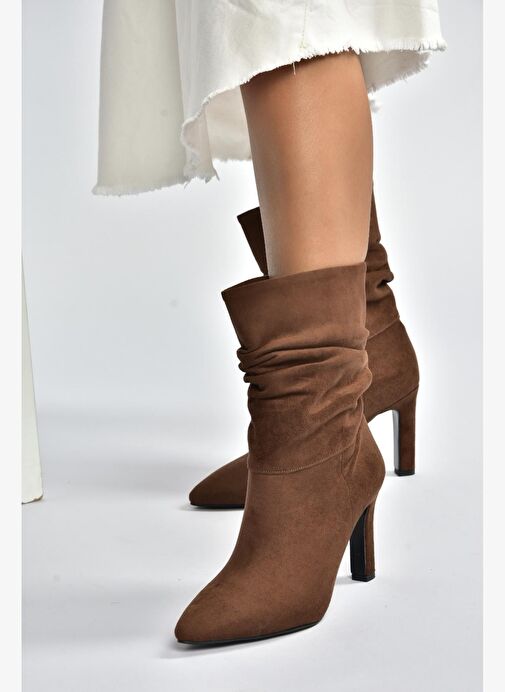 R404020302 Kahverengi Süet İnce Topuklu Büzgülü Kadın Bot - Görsel 3