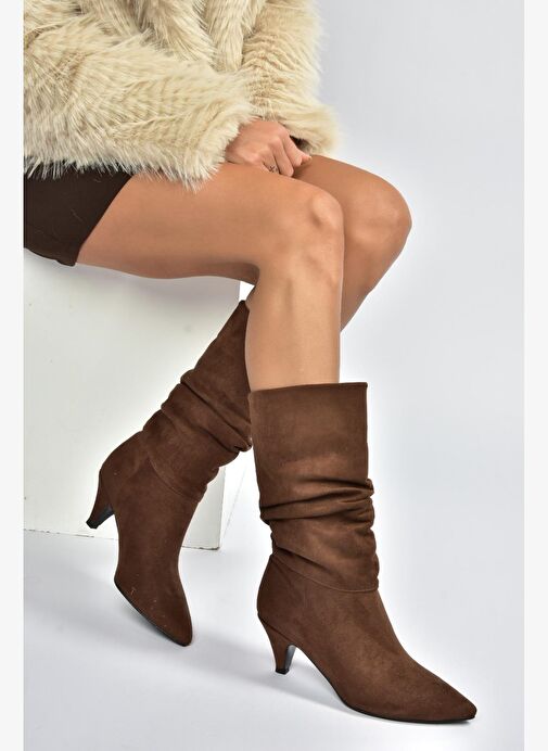 L404810602 Kahverengi Süet Kısa Topuklu Büzgülü Kadın Bot - Görsel 6