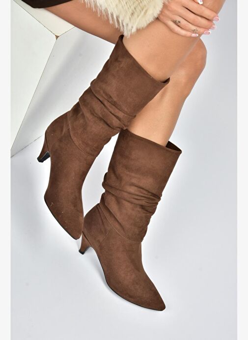 L404810602 Kahverengi Süet Kısa Topuklu Büzgülü Kadın Bot - Görsel 2