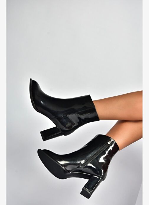 V590166308 Siyah Rugan Kalın Topuklu Klasik Bot - Görsel 2