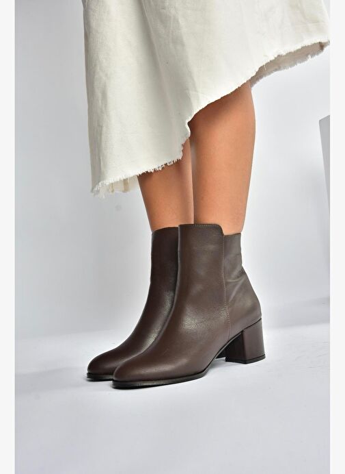 V468581003 Kahverengi Hakiki Deri Kalın Topuklu Kadın Bot - Görsel 4