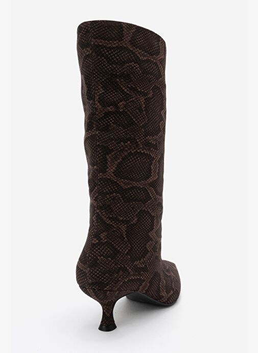 CROW Kahverengi Desenli Sivri Burunlu Kadın Topuklu Kısa Çizme - Görsel 6