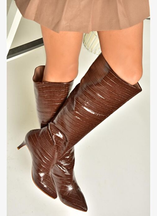 N749204011 Kahverengi Kroko Baskı Alçak Topuklu Kadın Çizme - Görsel 2
