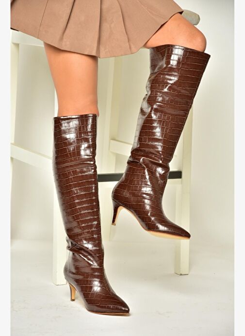 N749204011 Kahverengi Kroko Baskı Alçak Topuklu Kadın Çizme - Görsel 4