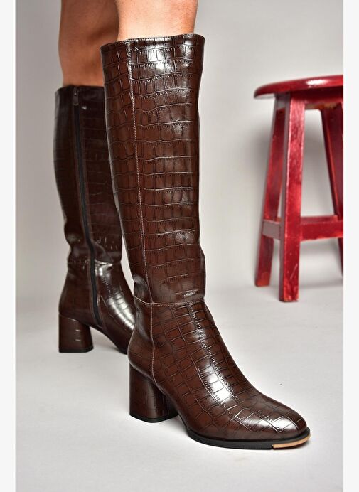 J848300111 Kahverengi Kroko Baskı Kalın Topuklu Kadın Çizme - Görsel 2