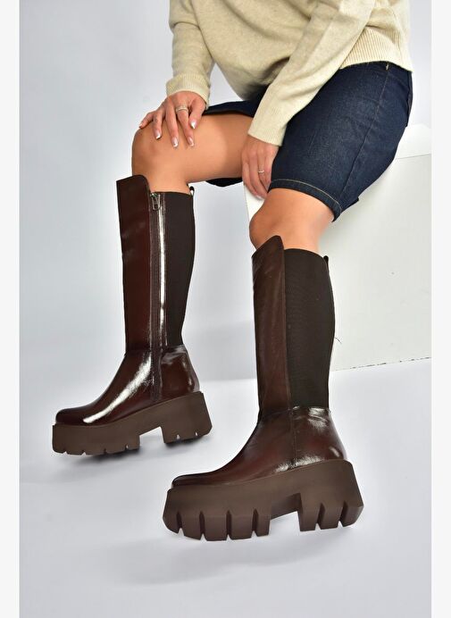 R820060760 Kahverengi Rustik Kalın Tabanlı Arkası Lastik Detaylı Kadın Çizme - Görsel 2