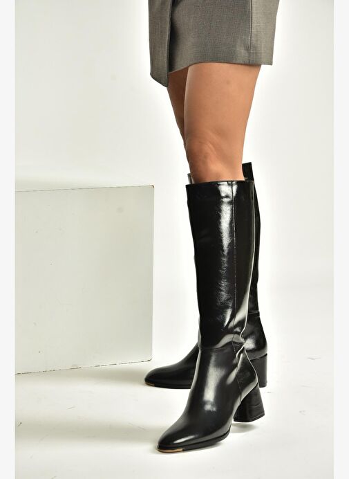 J848300160 Siyah Rustik Kalın Topuklu Kadın Çizme - Görsel 4