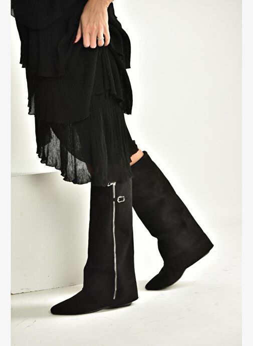 V380526402 Siyah Süet Düz Taban Fermuar Detaylı Kadın Çizme - Görsel 3