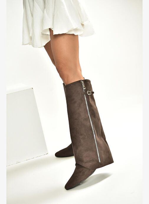V380526402 Kahverengi Süet Düz Taban Fermuar Detaylı Kadın Çizme - Görsel 5