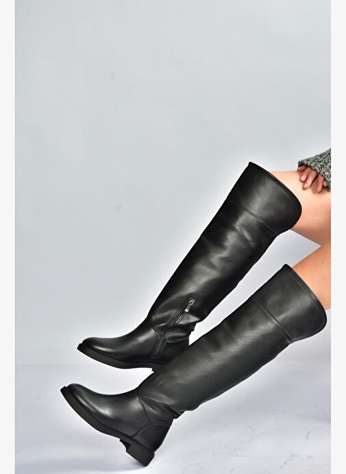 V973801009 Siyah Alçak Topuklu Diz Üstü Klasik Kadın Binici Çizme - Görsel 2