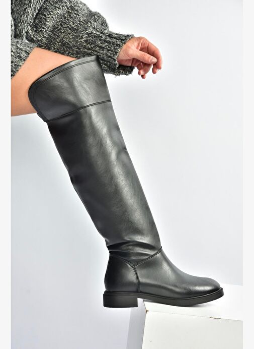 V973801009 Siyah Alçak Topuklu Diz Üstü Klasik Kadın Binici Çizme - Görsel 5