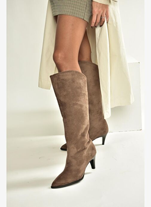 V404021102 Kahverengi Süet Alçak Topuklu Kadın Çizme - Görsel 4