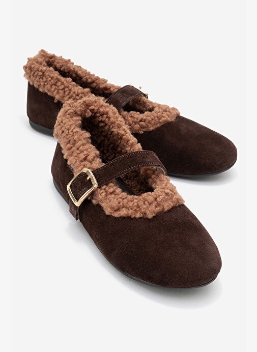 GUIN Kahverengi Süet Hakiki Deri Peluş Detaylı Kemerli Kadın Babet Ayakkabı - Görsel 2