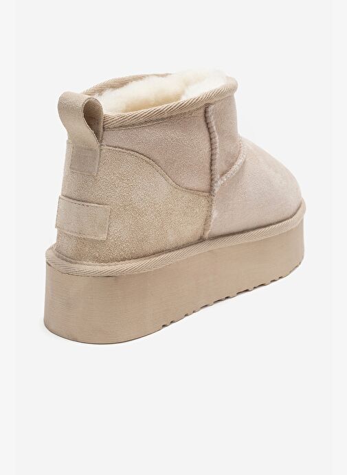 VEYRA Bej Süet Hakiki Deri Kürklü Platform Tabanlı Kadın Mini Bot - Görsel 6