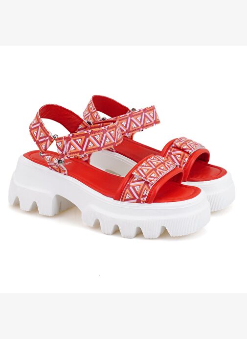 Desa Desa Kadın Kırmızı Monogram Desenli Dolgu Topuklu Sandalet Boyner'de! Kırmızı - 2. görsel