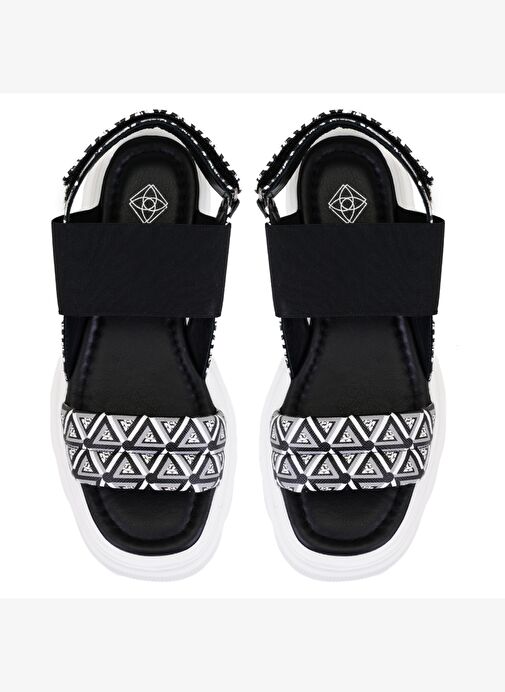 Desa Desa Kadın Siyah Monogram Desenli Dolgu Topuklu Sandalet Boyner'de! Siyah - 5. görsel