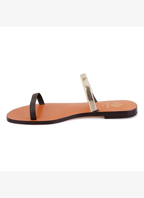 Desa Desa Kahverengi Kadın Kahve Parlak Aksesuarlı Deri Terlik Boyner'de! Kahverengi - 4. görsel