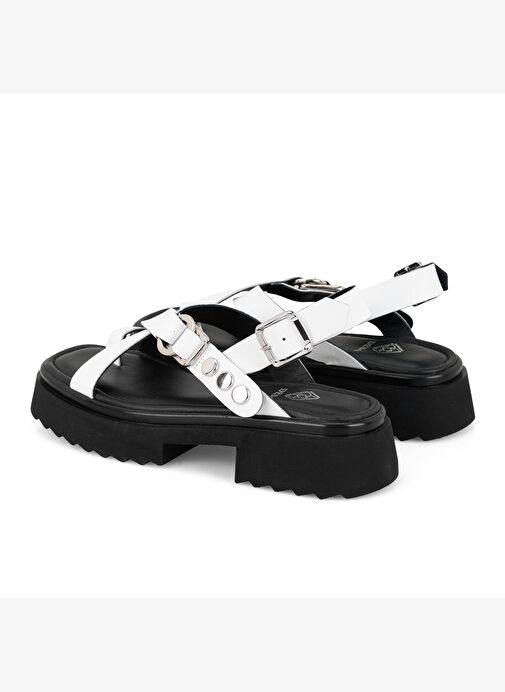 Kadın Beyaz Ayarlanabilir Tokalı Deri Sandalet - Görsel 6