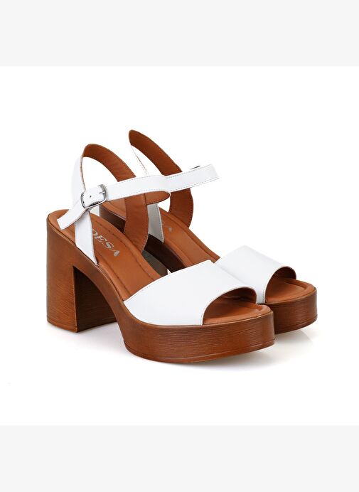 Kadın Beyaz Ayarlanabilir Tokalı Topuklu Deri Sandalet - Görsel 2