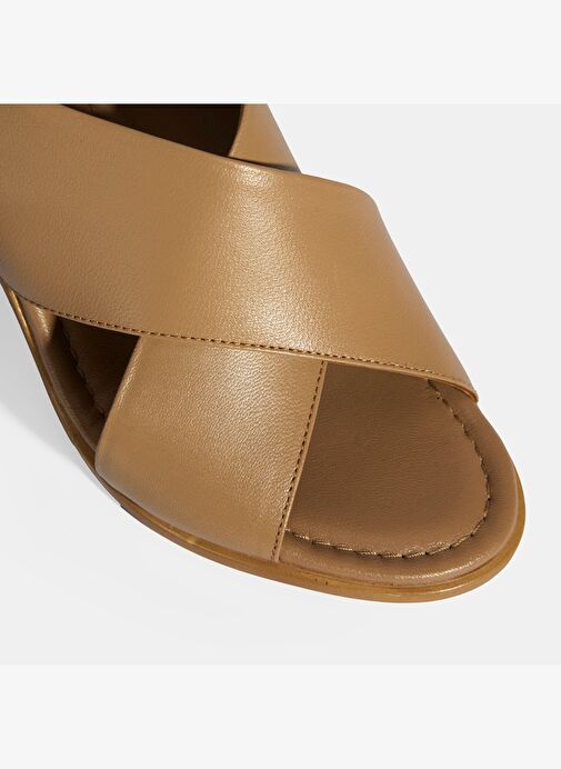 Kadın Kahve Toka Detaylı Deri Sandalet - Görsel 7
