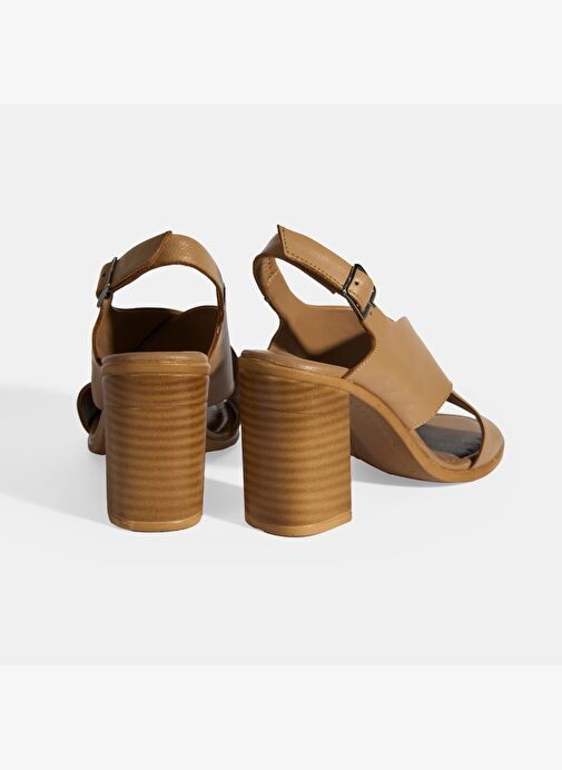 Kadın Kahve Toka Detaylı Deri Sandalet - Görsel 9