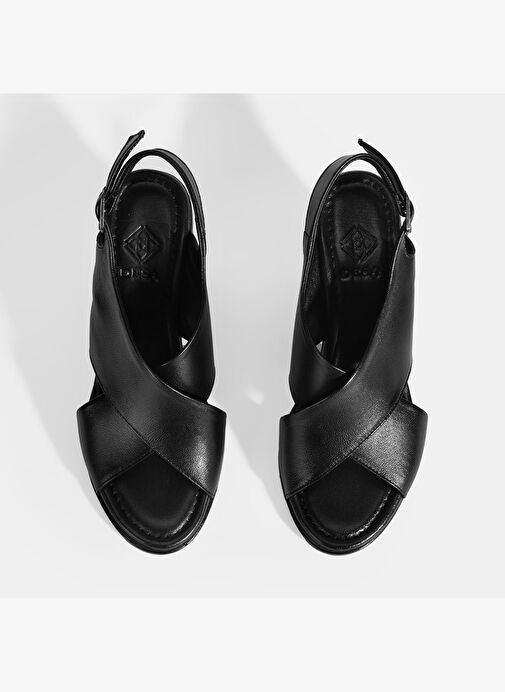 Kadın Siyah Toka Detaylı Deri Sandalet - Görsel 8