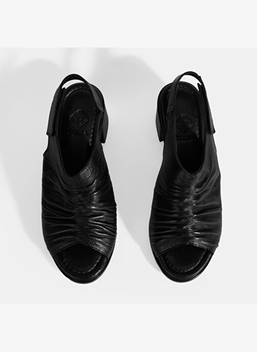 Siyah Kadın Cırt Cırtlı Deri Sandalet - Görsel 8